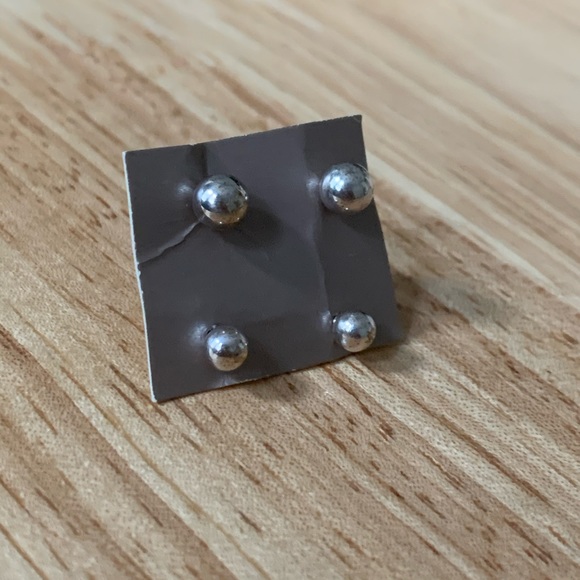 2 Pairs of Matching Silver Ball Stud Earrings - Picture 4 of 6